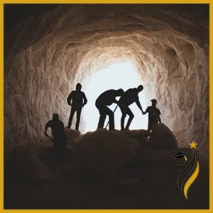 این تصویر نماد افرادی است که در جست و جوی نور هستند و الهام بخش نیروی کشف درونی و خودشناسی است
